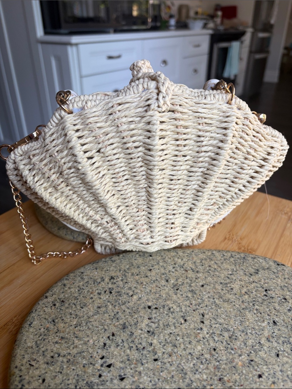 Woven Wicker Shell Crossbody Bag in Natural with Gold Chain - Picture 3 of 8